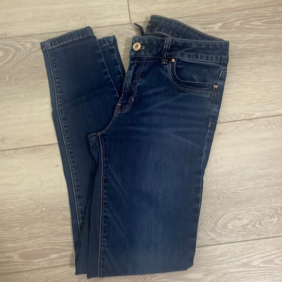 White House Black Market Denim - WHBM skinny leg jeans